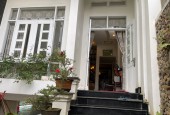 Chính chủ đứng bán căn nhà 3 tầng mặt tiền đẹp tại Đường Lý Thái Tổ, Phường Yên Đỗ, Thành phố Pleiku, Gia Lai