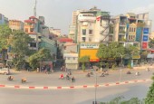 Bán gấp mặt  phố Hào Nam:  DT  60m, MT 10m, nhà 2 mặt tiền