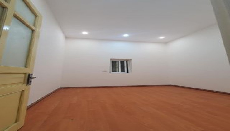 Bán nhà Hào Nam – Ô Chợ Dừa. 35m * 3 tầng Chỉ 4.3 tỷ
