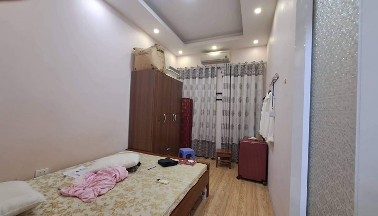 Ngõ 72 Nguyễn Trãi 32m2 - 5 tầng, MT 3.3m - 3.95 tỷ