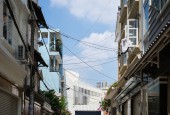 BÁN NHÀ  QUẬN 1 GIÁ BÌNH THẠNH DT 30M2 GIÁ CHỈ 4 TỶ