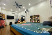 Bán nhà đẹp Ngọc Lâm: 42m2, 4 tầng, căn góc, sát cầu Long Biên, giá Sốc