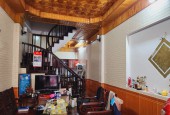 Bán nhà riêng tại Đường Nguyễn Đình Hoàn,68m2,5.5 tỷ, gần ô tô