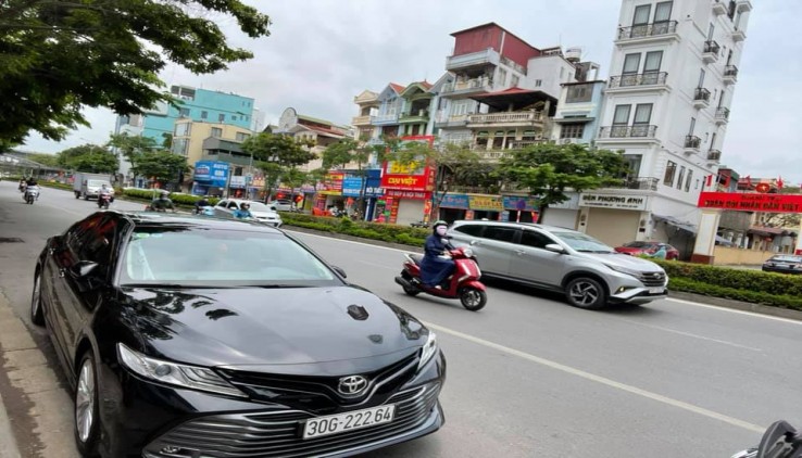 Bán phố Nguyễn Văn Cừ 45m 7 tầng MT4.5m, kdoanh, thang máy,vỉa hè hơn 13.9 tỷ