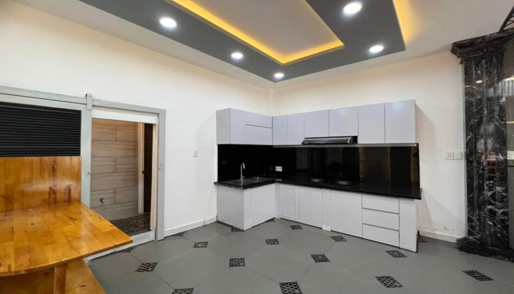 Bán nhà HXH  đường Âu Dương Lân , nhỉnh 5 tỷ, 2 Tầng , DT 4x10.45 m2