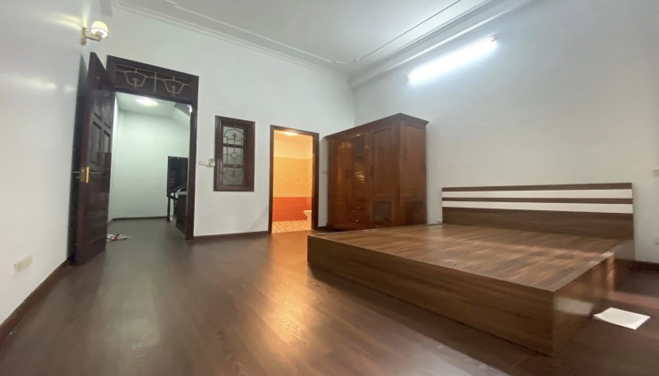 KHÁCH SẠN 5* - SÁT NGAY ROYAL - VÀI BƯỚC Ô TÔ - TRUNG TÂM QUẬN THANH XUÂN - GIÁ RA LỘC.