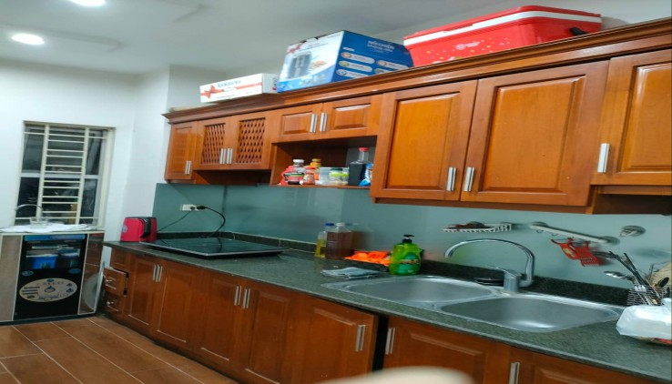 Bán căn hộ CC Pháp Vân nội thất đẹp ở ngay 82 mét , 3 phòng ngủ chỉ 2 tỷ 3
