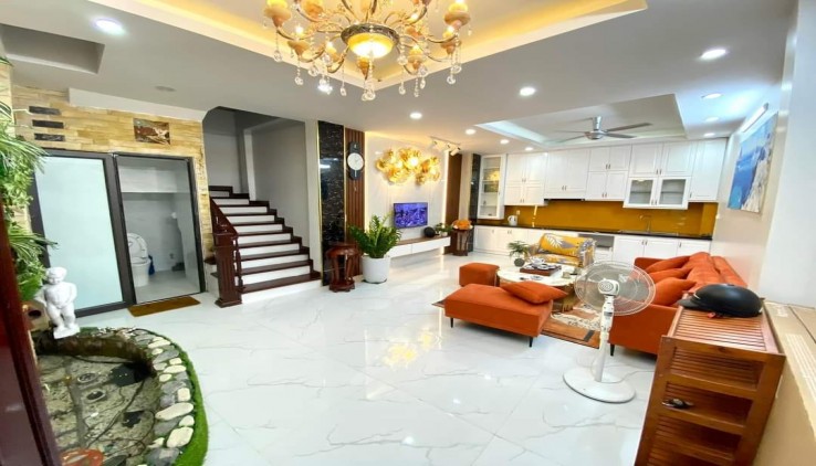 NHÀ CỰC ĐẸP GIẢNG VÕ, NGÕ THÔNG, 50M Ô TÔ LEXUS ĐƯA ĐÓN, TẶNG TOÀN BỘ NỘI THẤT NGOẠI NHẬP