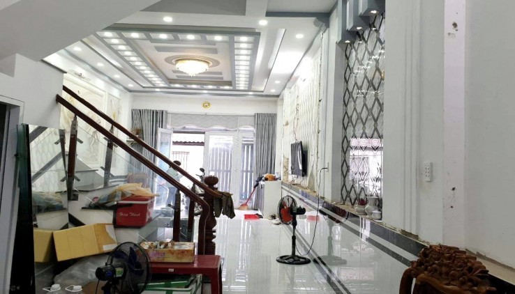 HẺM Ô TÔ TRÁNH Q12 - SÁT MẶT TIỀN - SỔ NỞ HẬU - CHỦ TẶNG HẾT NỘI THẤT.