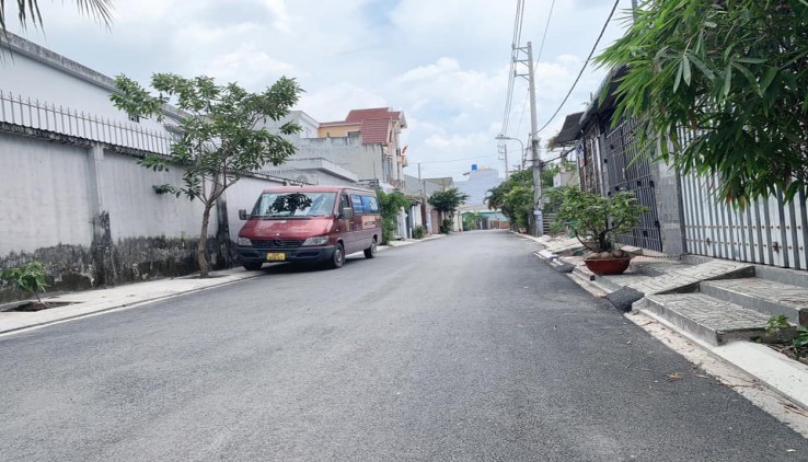 Bán gấp nhà riêng đường Thạnh Xuân, Q12, 108m2 HXH tránh giá 4.3 tỷ còn thương lượng.