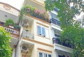 Bán nhà phố Hào Nam, nhà đẹp, kinh doanh 40m2, 5 tầng, mt4m, 5.9 tỷ