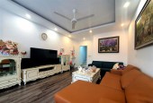 BÁN GẤP NHÀ HOÀN VĂN THÁI 40M2, 4 NGỦ, NGÕ THÔNG, VÀI BƯỚC RA PHỐ, HƠN 4 TỶ.