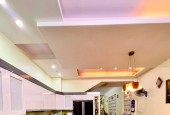 Bán nhà Hoàng Quốc Việt, DÒNG TIỀN-Ô TÔ-V/TRÍ TRUNG TÂM, 40mx6T, hơn 10 tỷ.