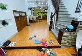 Bán nhà Lô Góc ngõ 68 Cầu Giấy 40m2x5 tầng, Cách Ô TÔ 10m, giá 6 tỷ