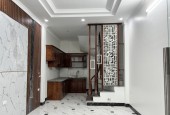 Bán nhà Giáp Bát 39m, 5 tầng, lô góc, ô tô đỗ cửa, giá 4.5 tỷ