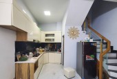 Chủ cần bán gấp nhà Mễ Trì 40m2 x 5 tầng Nhỉnh 4 tỷ - Nhà đẹp - Cách đường ô tô 15m - Chủ để lại nội thất cho khách.